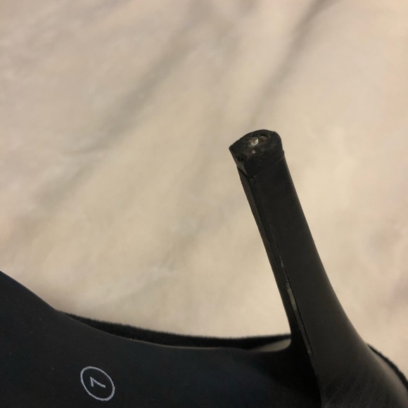 2LipsToo stilettos. - Picture 5 of 5